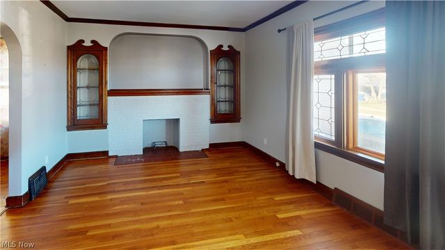 2001 Cypress Avenue, Cleveland, OH 44109