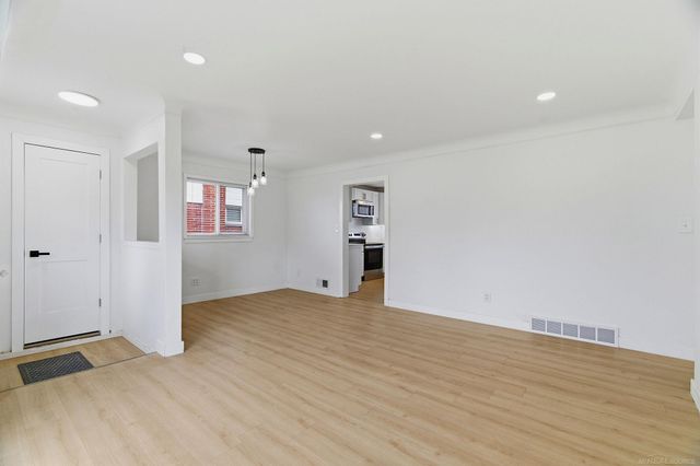 19809 Shady Lane Avenue, Saint Clair Shores, MI 48080
