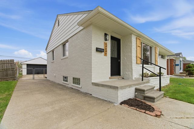 19809 Shady Lane Avenue, Saint Clair Shores, MI 48080