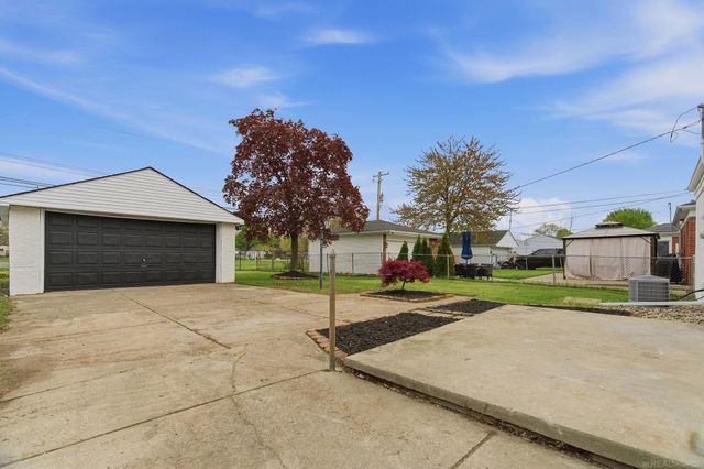 19809 Shady Lane Avenue, Saint Clair Shores, MI 48080