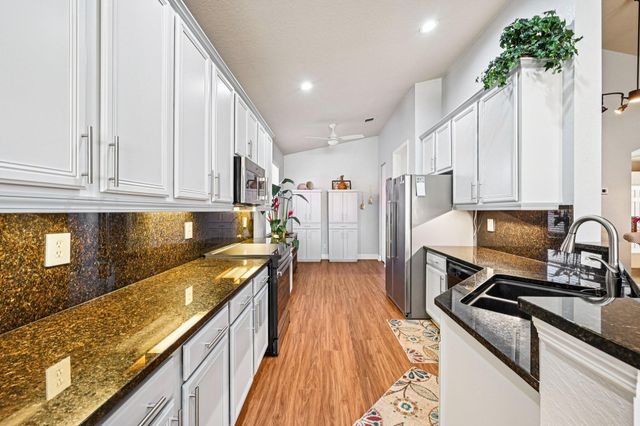 6364 Lennox Lane, Vero Beach, FL 32966