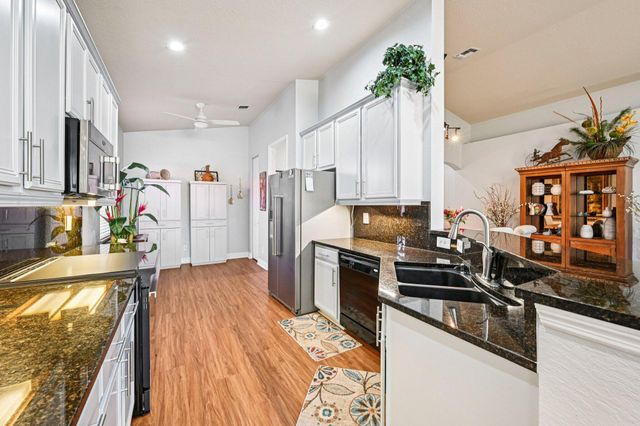 6364 Lennox Lane, Vero Beach, FL 32966