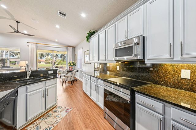 6364 Lennox Lane, Vero Beach, FL 32966