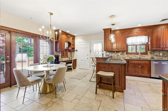 49 Andover Road, Rockville Centre, NY 11570