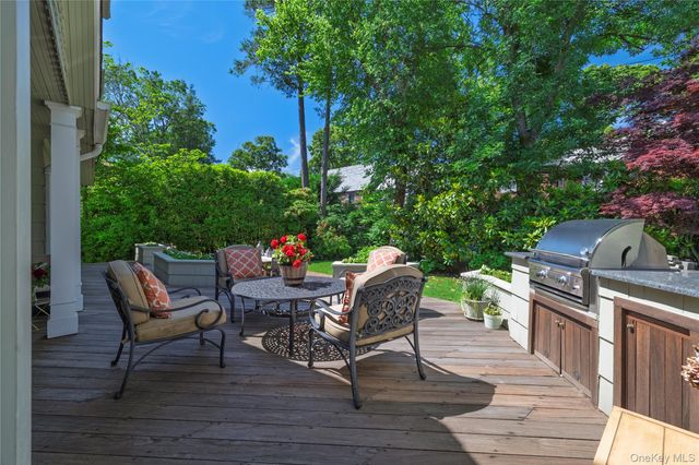 49 Andover Road, Rockville Centre, NY 11570
