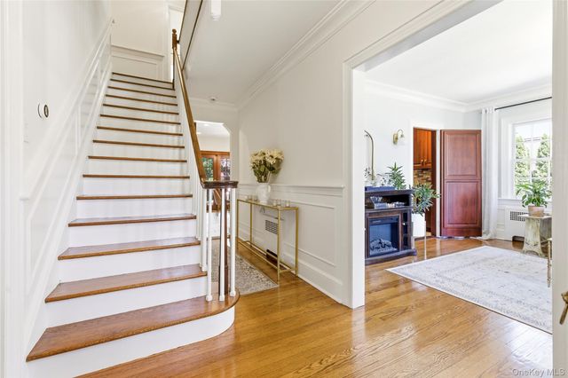 49 Andover Road, Rockville Centre, NY 11570