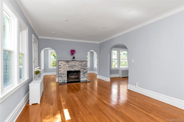 9 May Court, West Hempstead, NY 11552