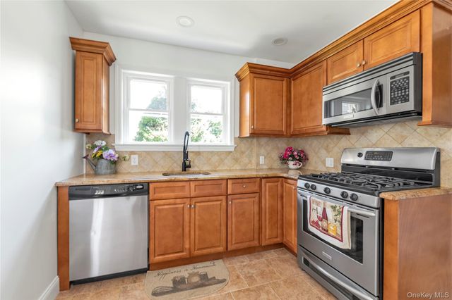 9 May Court, West Hempstead, NY 11552