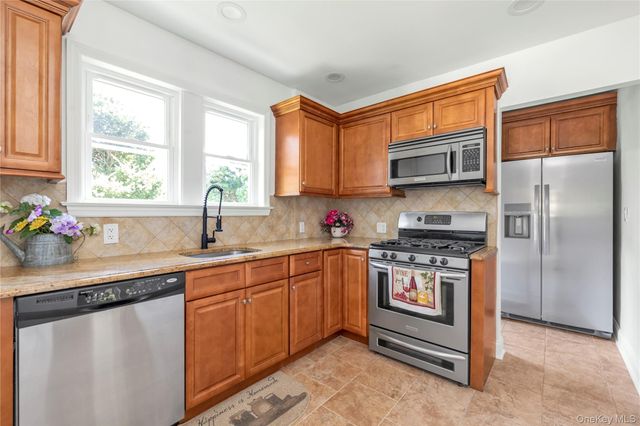 9 May Court, West Hempstead, NY 11552