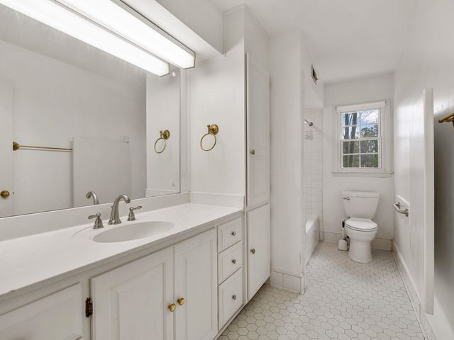 409 Springwood Drive, Spartanburg, SC 29302