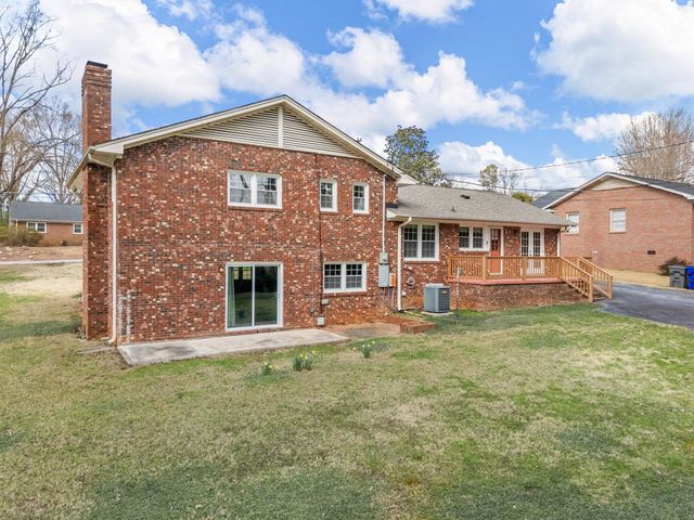 409 Springwood Drive, Spartanburg, SC 29302