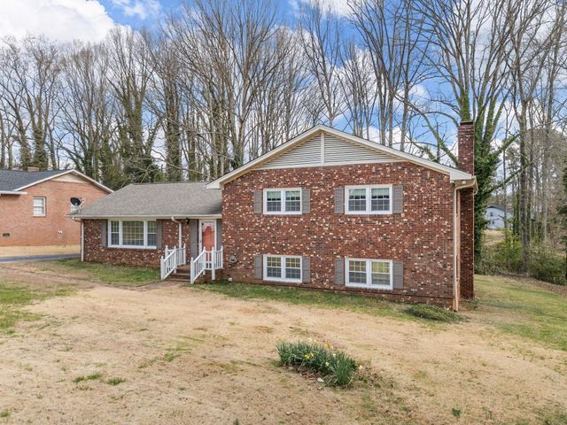 409 Springwood Drive, Spartanburg, SC 29302