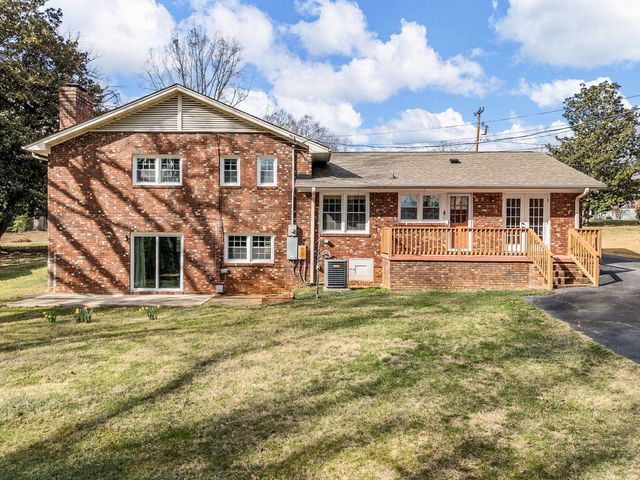 409 Springwood Drive, Spartanburg, SC 29302
