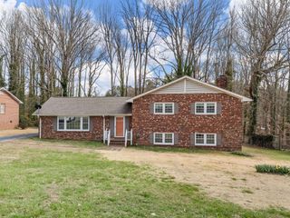 409 Springwood Drive, Spartanburg, SC 29302