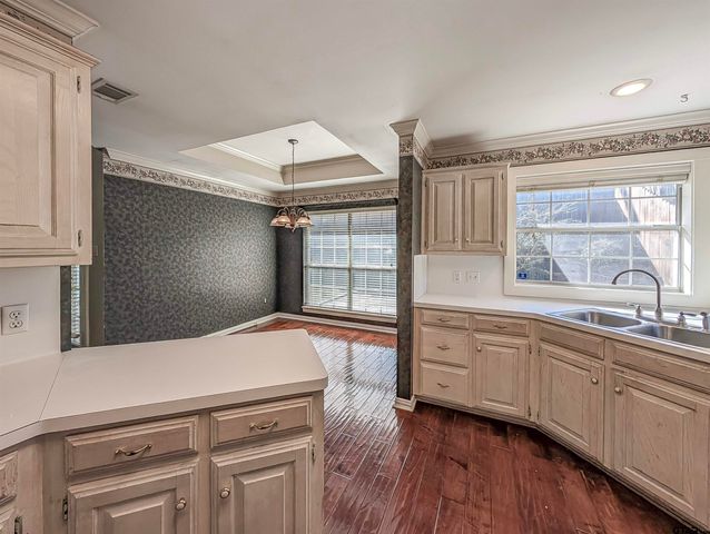 725 Beth Dr, Tyler, TX 75703