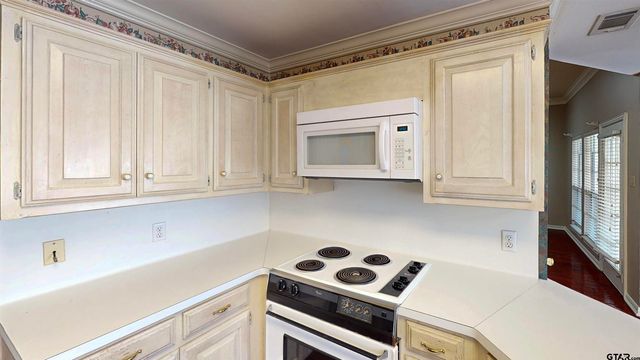 725 Beth Dr, Tyler, TX 75703