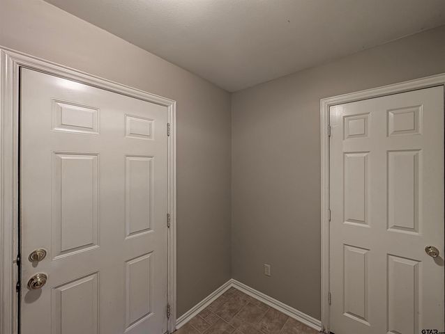 725 Beth Dr, Tyler, TX 75703