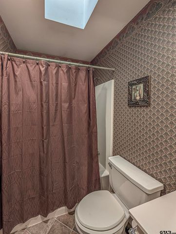 725 Beth Dr, Tyler, TX 75703