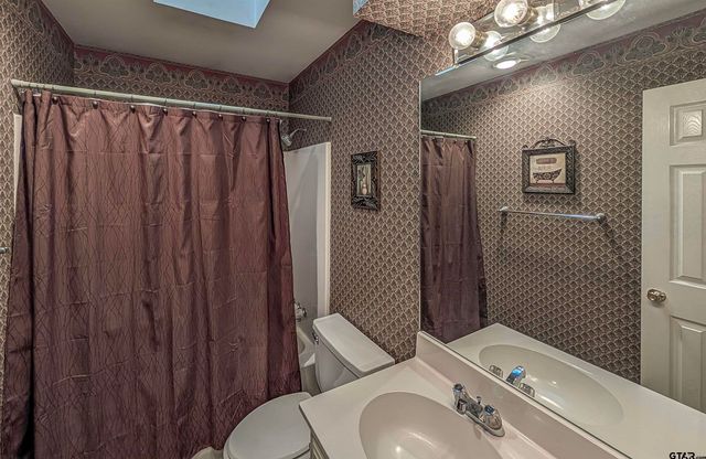 725 Beth Dr, Tyler, TX 75703