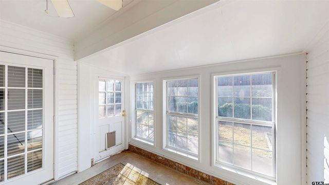 725 Beth Dr, Tyler, TX 75703