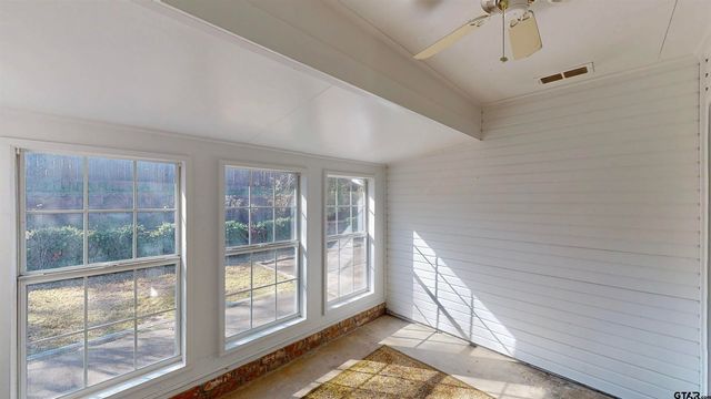 725 Beth Dr, Tyler, TX 75703