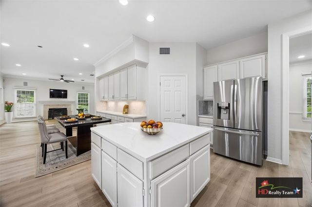 6324 Bon Terra DR, Austin, TX 78731