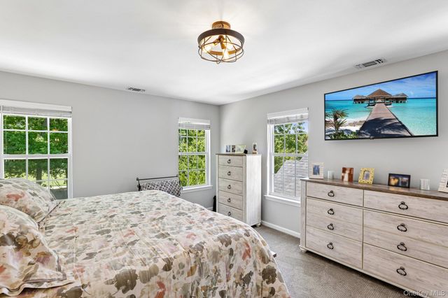 53 Madison Circle, Middle Island, NY 11953