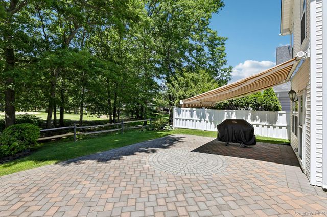 53 Madison Circle, Middle Island, NY 11953