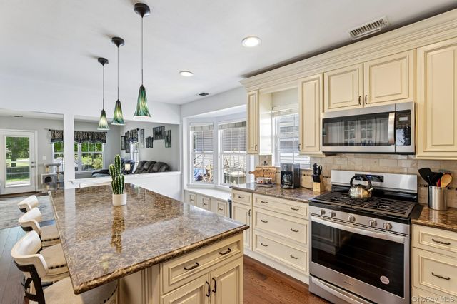 53 Madison Circle, Middle Island, NY 11953