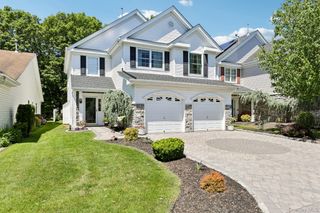 53 Madison Circle, Middle Island, NY 11953