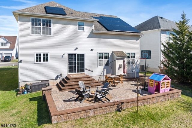 6 Quick Ct, Franklin Twp., NJ 08873