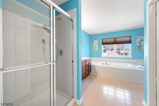 6 Quick Ct, Franklin Twp., NJ 08873