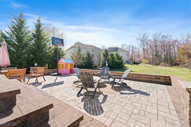 6 Quick Ct, Franklin Twp., NJ 08873