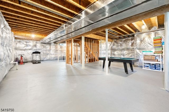 6 Quick Ct, Franklin Twp., NJ 08873