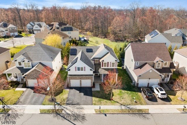 6 Quick Ct, Franklin Twp., NJ 08873