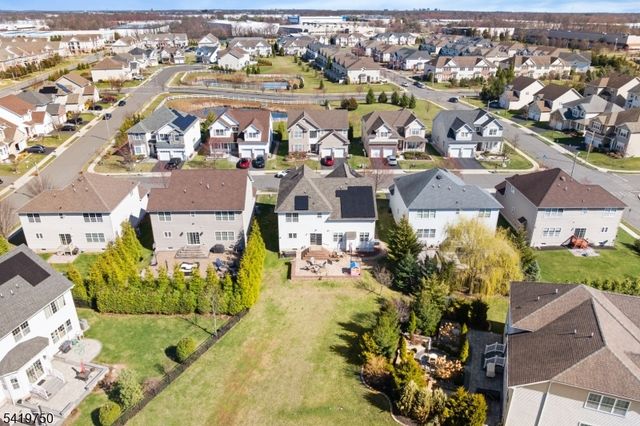 6 Quick Ct, Franklin Twp., NJ 08873