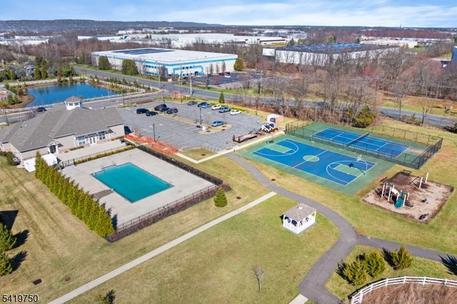 6 Quick Ct, Franklin Twp., NJ 08873