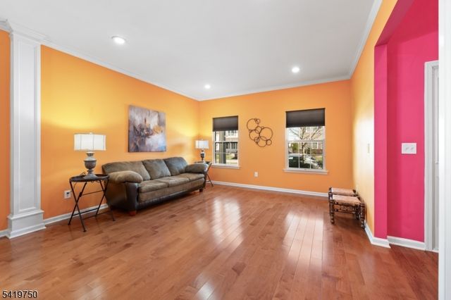 6 Quick Ct, Franklin Twp., NJ 08873