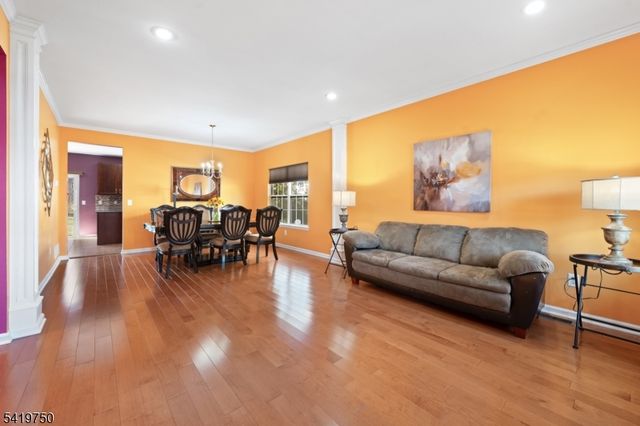 6 Quick Ct, Franklin Twp., NJ 08873