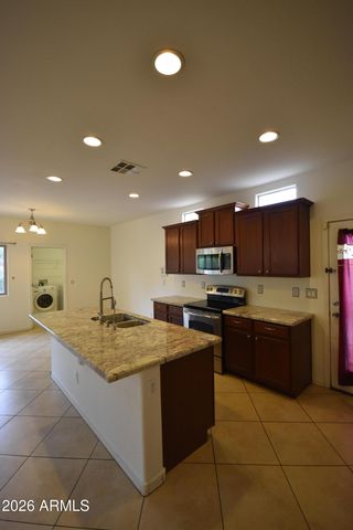 7117 N 73RD Drive, Glendale, AZ 85303