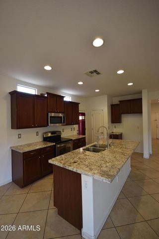 7117 N 73RD Drive, Glendale, AZ 85303