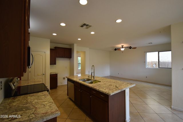 7117 N 73RD Drive, Glendale, AZ 85303
