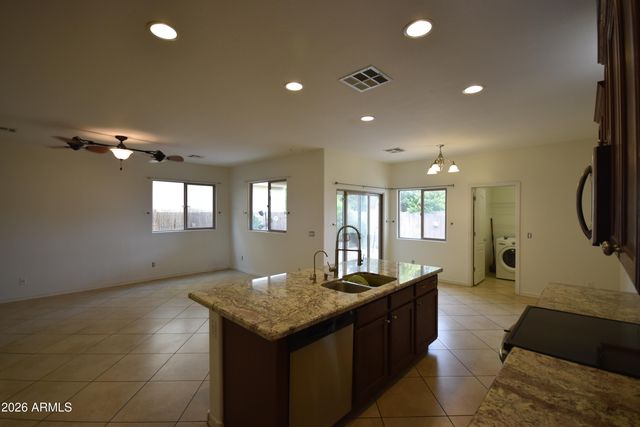 7117 N 73RD Drive, Glendale, AZ 85303