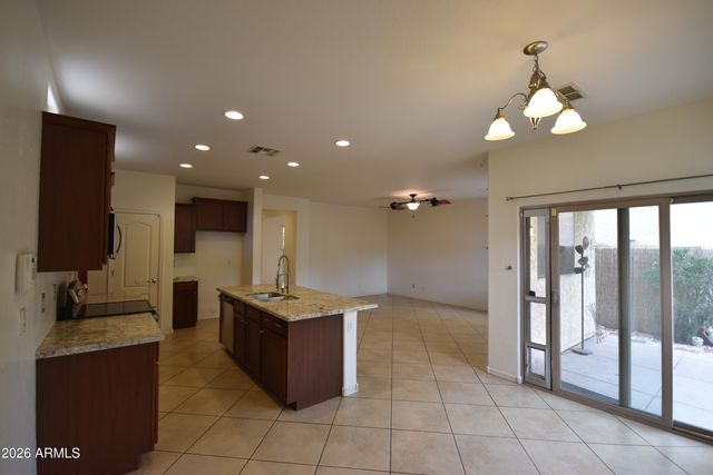 7117 N 73RD Drive, Glendale, AZ 85303