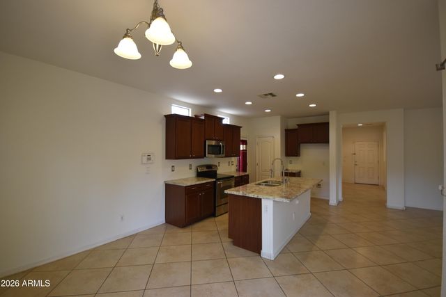 7117 N 73RD Drive, Glendale, AZ 85303