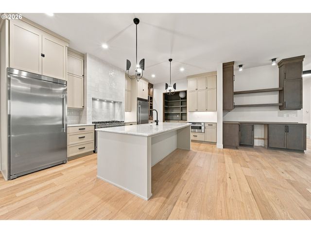4056 Norfolk St, West Linn, OR 97068