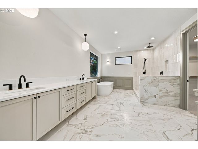 4056 Norfolk St, West Linn, OR 97068