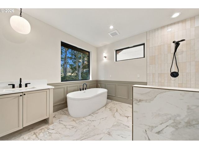 4056 Norfolk St, West Linn, OR 97068