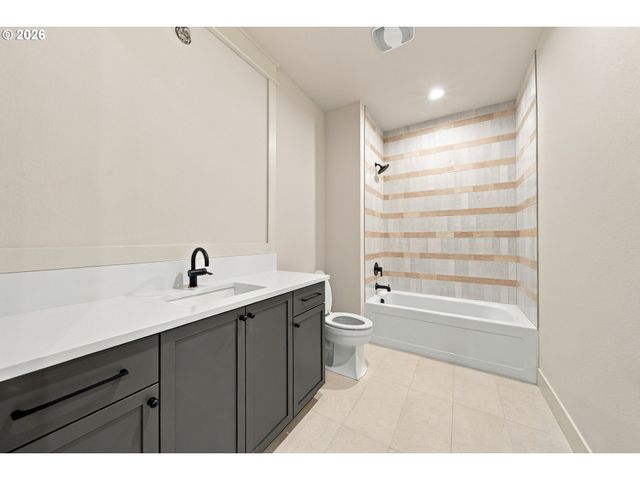 4056 Norfolk St, West Linn, OR 97068