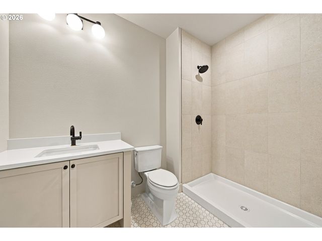 4056 Norfolk St, West Linn, OR 97068